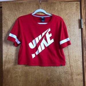Cropped Nike workout top